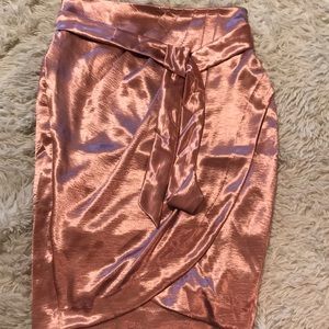 Pink sheen skirt with slit